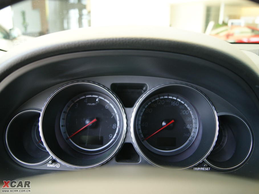 2009��Ӣ�����Q70L M35 �˜ʰ�