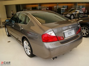 2009款M35 标准版 左后45度