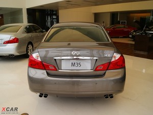 2009款M35 标准版 正后	
