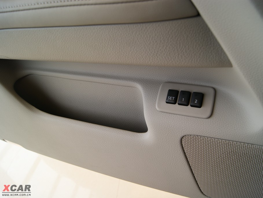 2009��Ӣ�����Q70L M35 �˜ʰ�