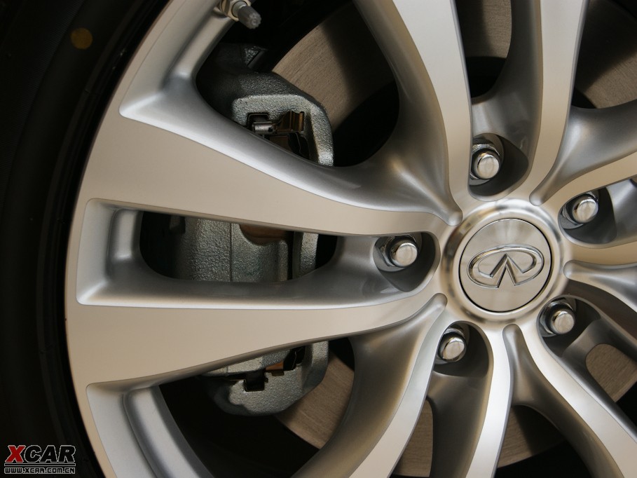 2009��Ӣ�����Q70L M35 �˜ʰ�