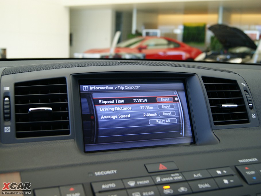 2009��Ӣ�����Q70L M35 �˜ʰ�