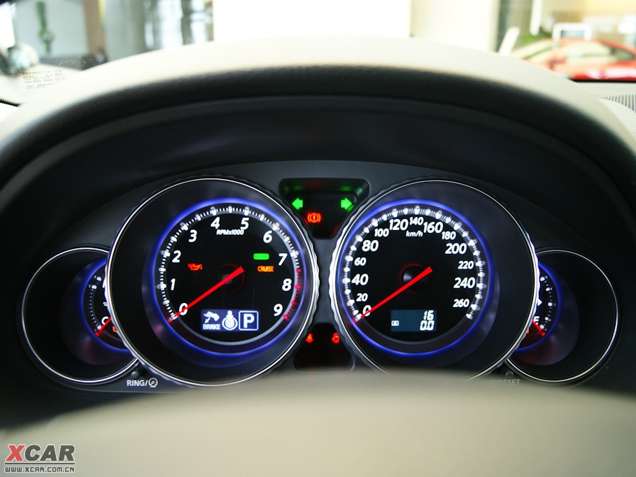 2009��Ӣ�����Q70L M35 �˜ʰ�