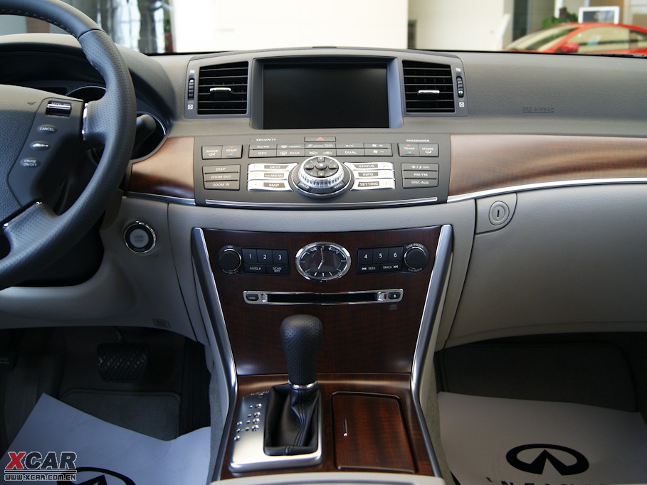 2009��Ӣ�����Q70L M35 �˜ʰ�