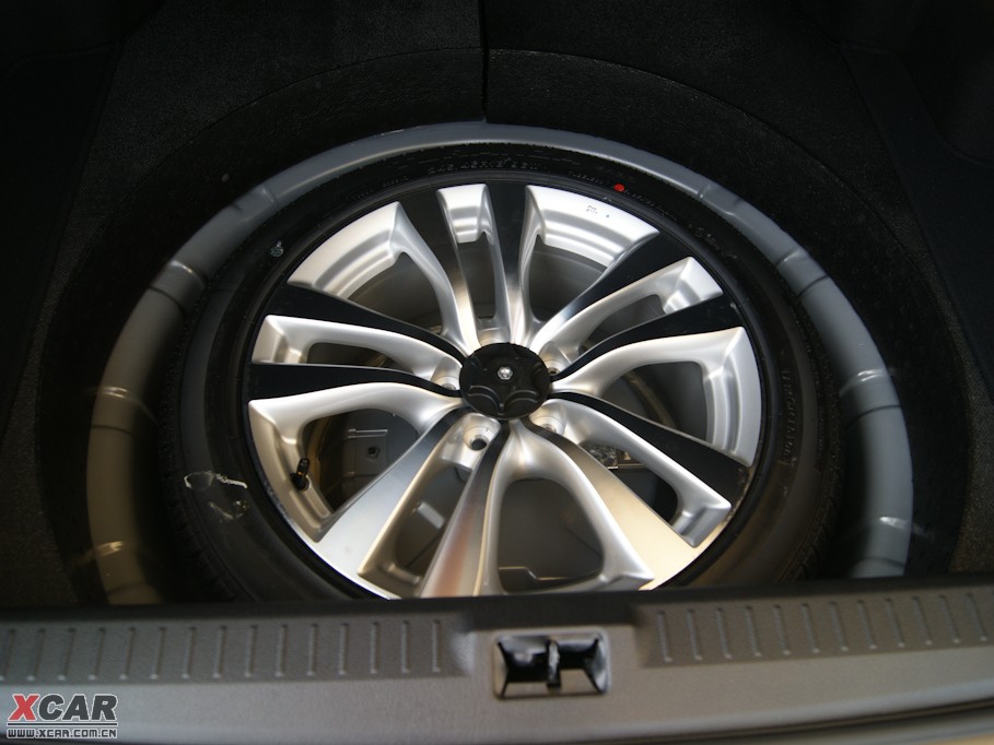 2009��Ӣ�����Q70L M35 �˜ʰ�