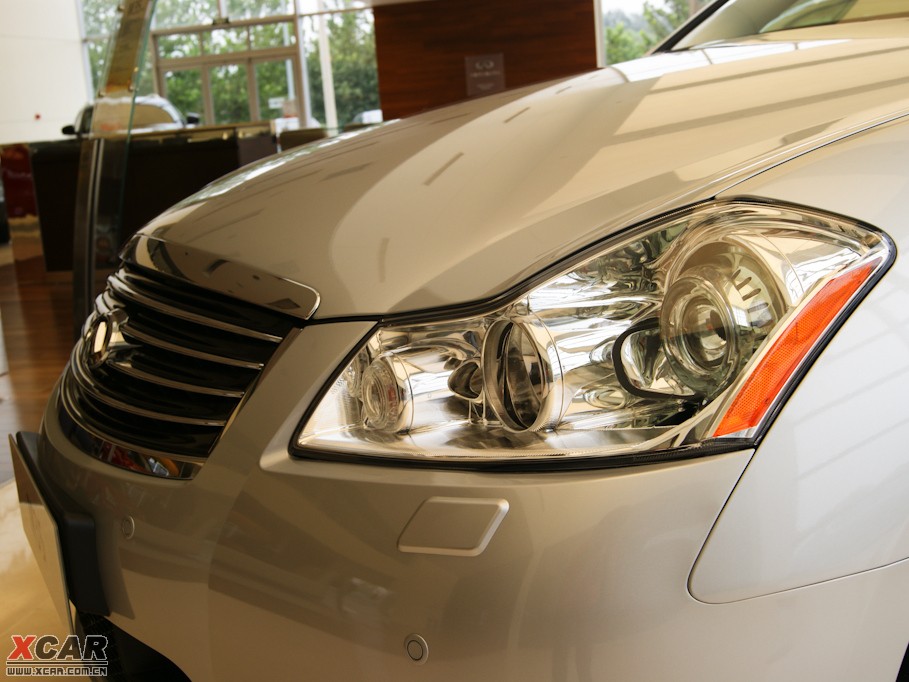 2009��Ӣ�����Q70L M35 �˜ʰ�