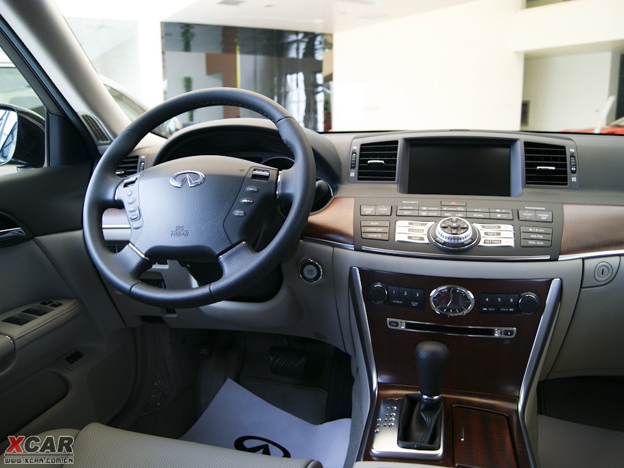 2009��Ӣ�����Q70L M35 �˜ʰ�