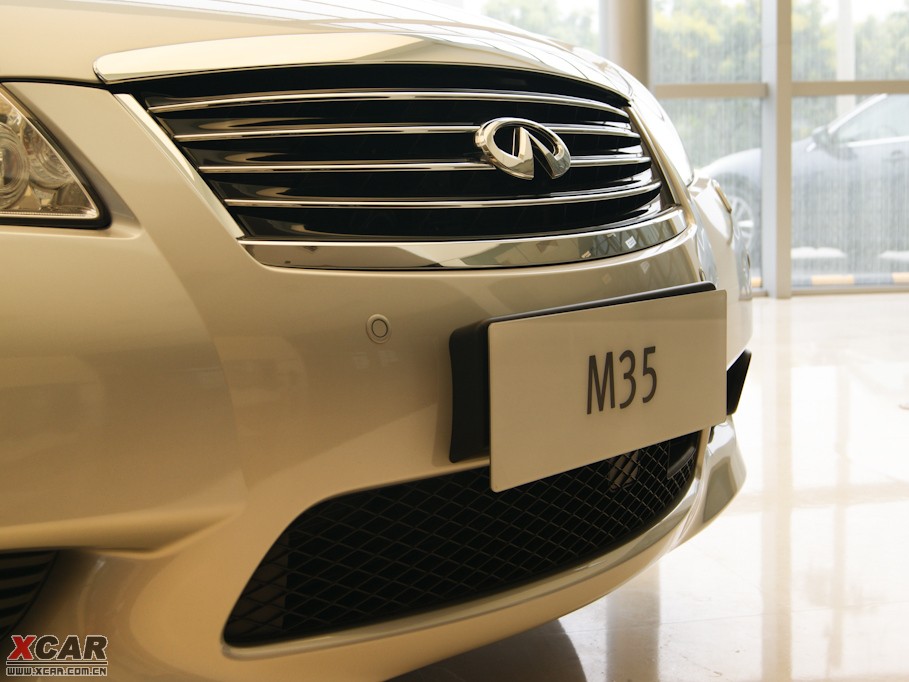 2009��Ӣ�����Q70L M35 �˜ʰ�