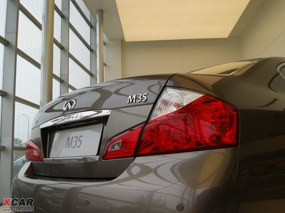 2009��Ӣ�����Q70L M35 �˜ʰ�