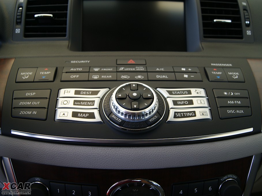 2009��Ӣ�����Q70L M35 �˜ʰ�