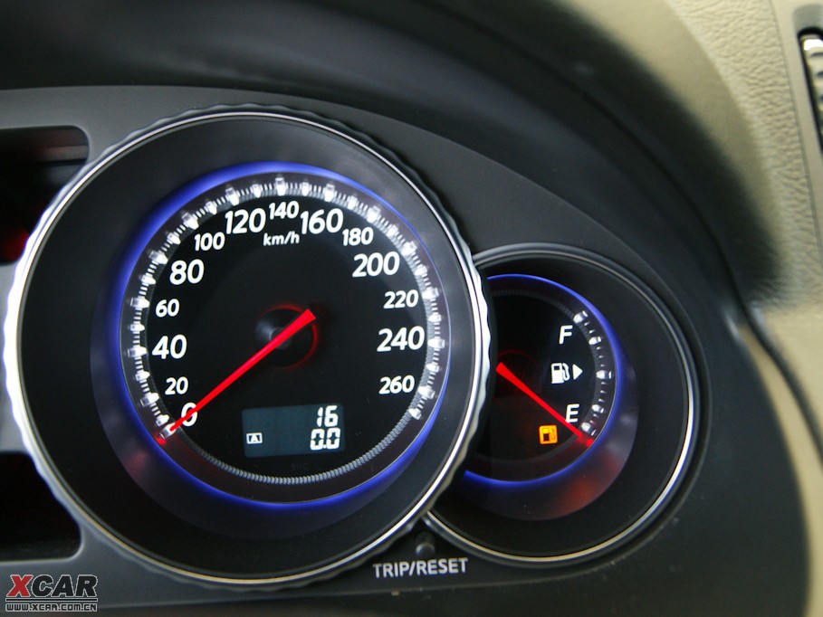 2009��Ӣ�����Q70L M35 �˜ʰ�