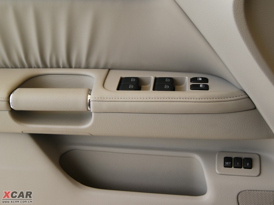 2009��Ӣ�����Q70L M35 �˜ʰ�