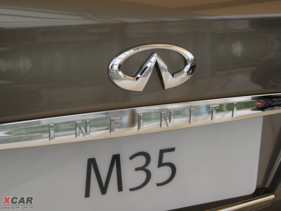 2009��Ӣ�����Q70L M35 �˜ʰ�