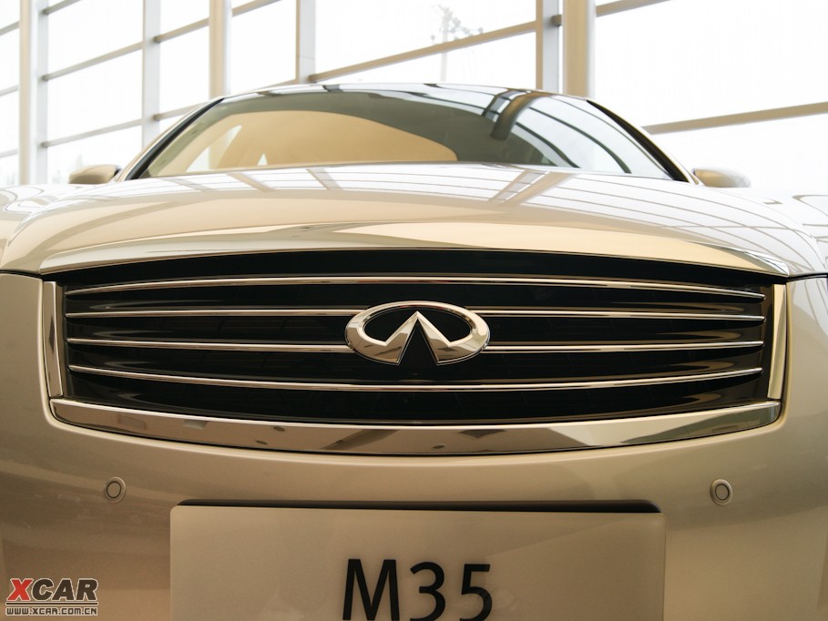 2009��Ӣ�����Q70L M35 �˜ʰ�