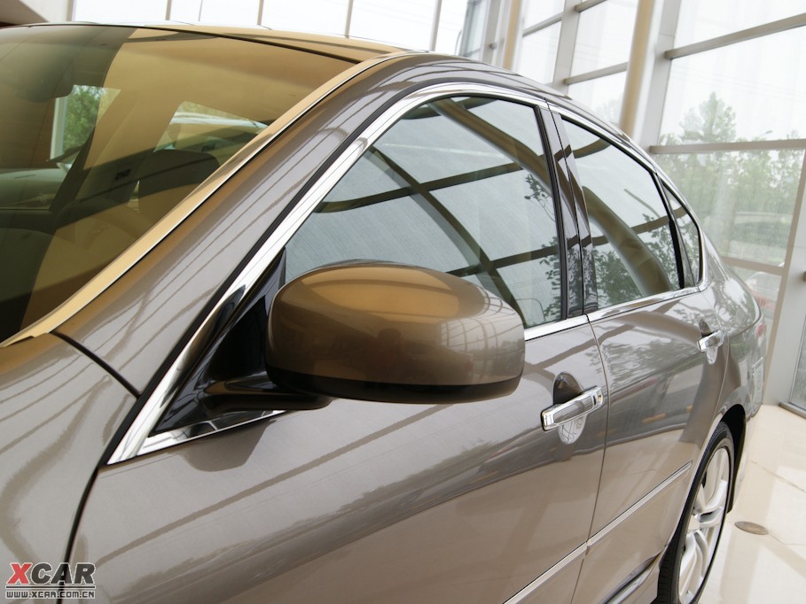 2009��Ӣ�����Q70L M35 �˜ʰ�