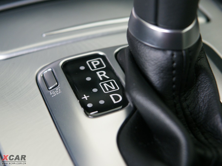 2010��Ӣ�����Q60 37 Ӳ픳�����̴ľ��