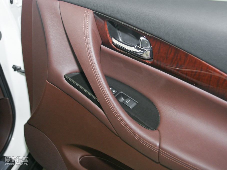 2010ӢQX50(M(jn)) 25 Ű