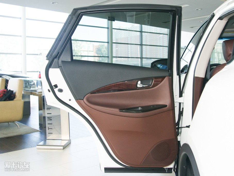 2010ӢQX50(M(jn)) 25 Ű