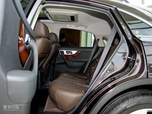 2010款50 S 后排空间