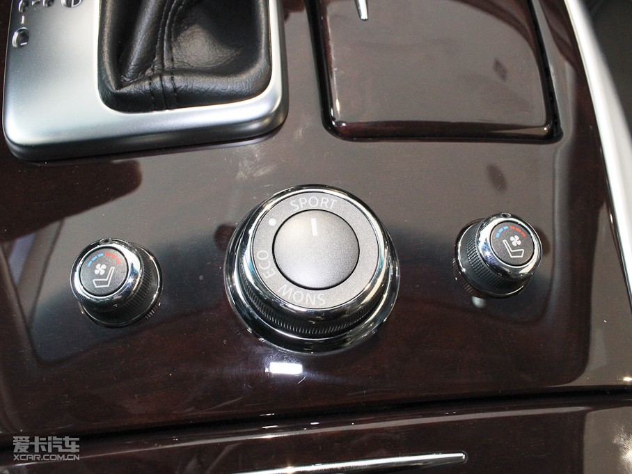 2011��Ӣ�����Q70L M25 ���A��