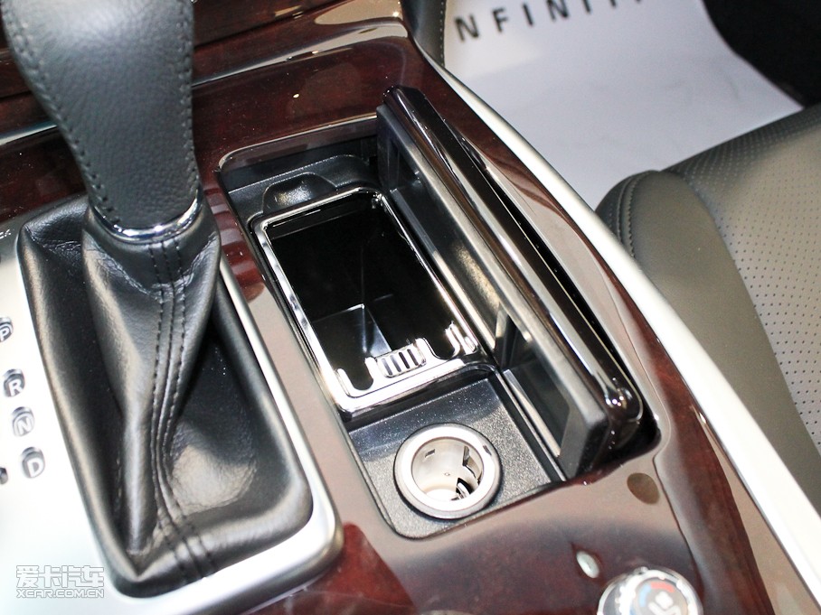 2011��Ӣ�����Q70L M25 ���A��