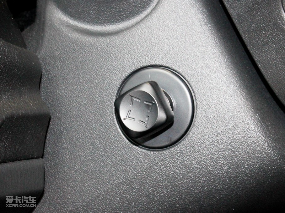 2011��Ӣ�����Q70L M25 ���A��