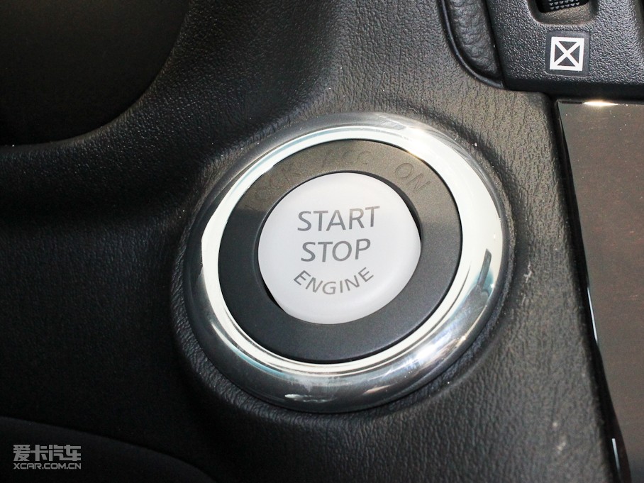 2011��Ӣ�����Q70L M25 ���A��