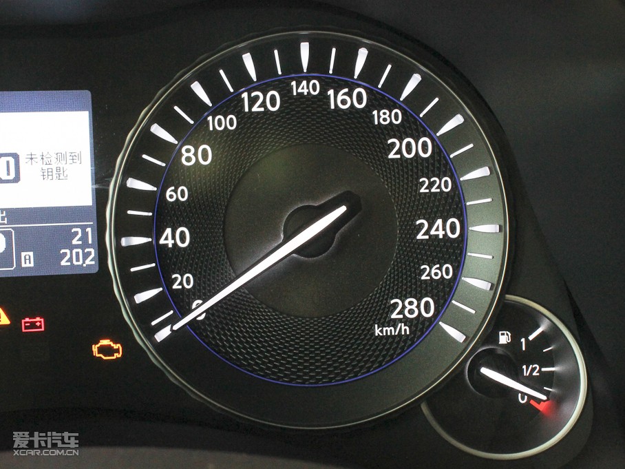 2011��Ӣ�����Q70L M25 ���A��