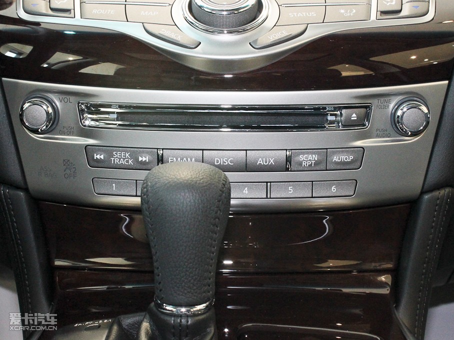 2011��Ӣ�����Q70L M25 ���A��