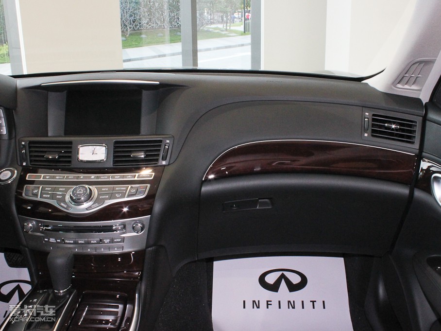 2011��Ӣ�����Q70L M25 ���A��