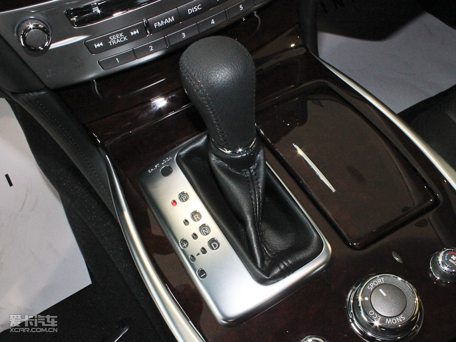 2011��Ӣ�����Q70L M25 ���A��