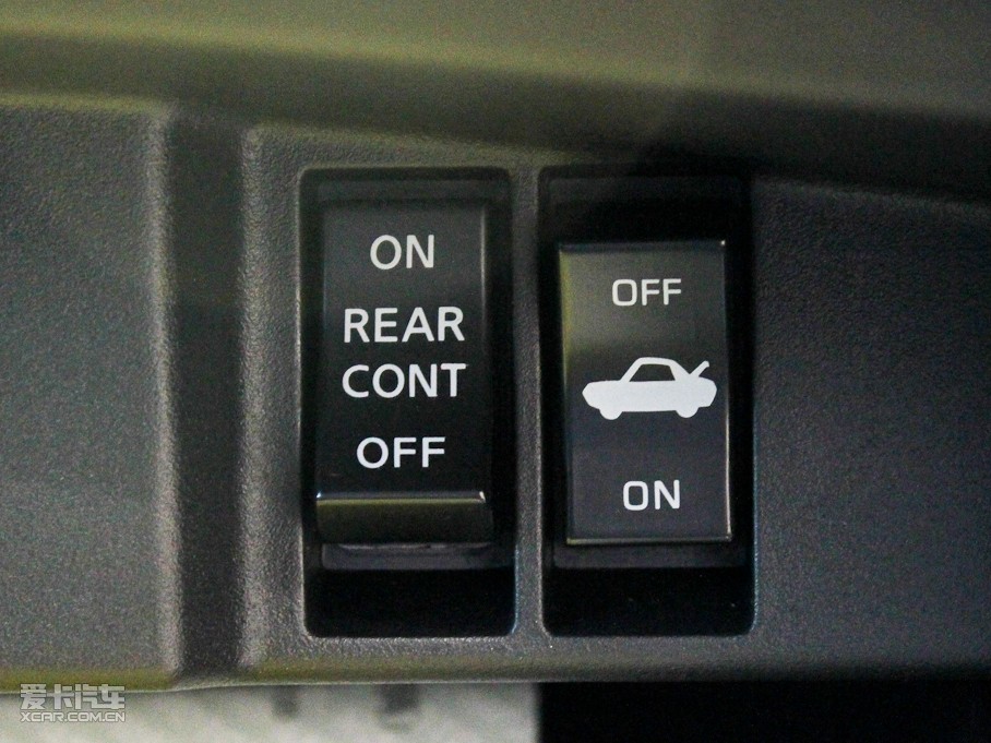 2011��Ӣ�����Q70L M25 ���A��