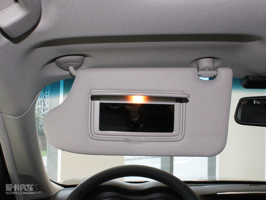 2011��Ӣ�����Q70L M25 ���A��