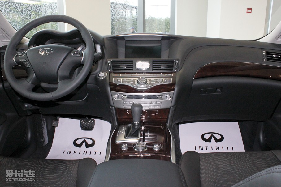 2011��Ӣ�����Q70L M25 ���A��