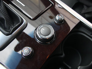 2011款M37 中控区