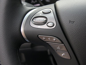2011款M37 中控区
