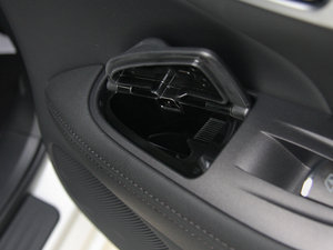 2011款M37 空间座椅