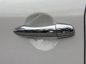 2011款M37 主驾门拉手