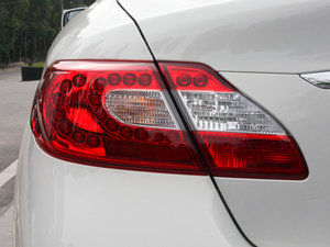 2011款M37 细节外观