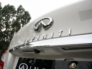 2011款M37 细节外观