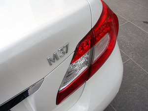 2011款M37 细节外观