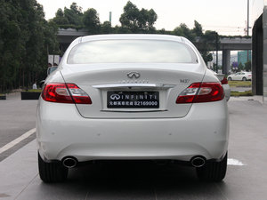 2011款M37 正后	