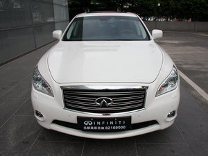 2011款M37 整体外观