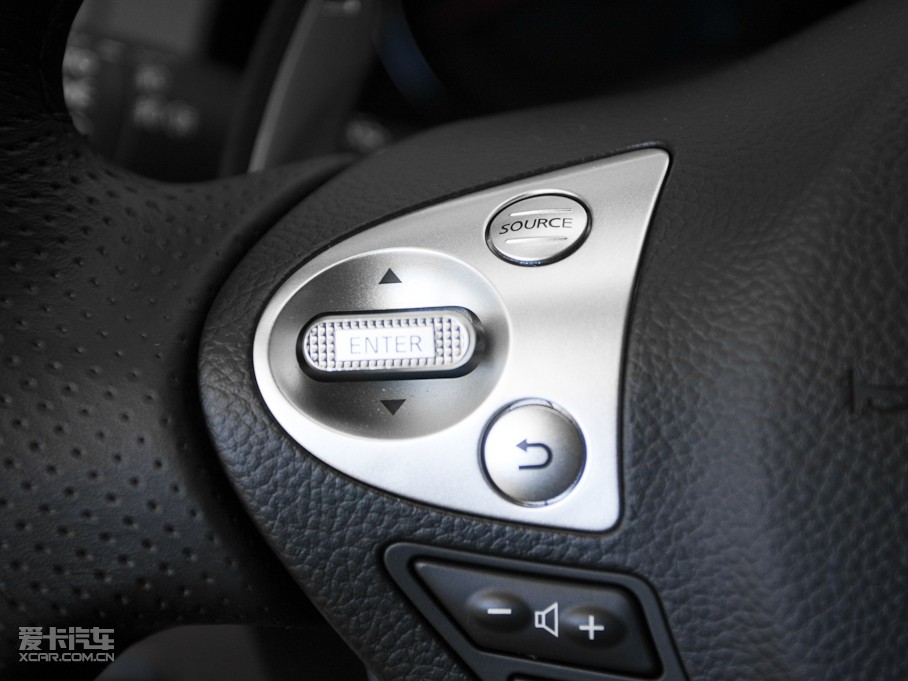 2011��Ӣ�����QX70 35 ���И˜ʰ�