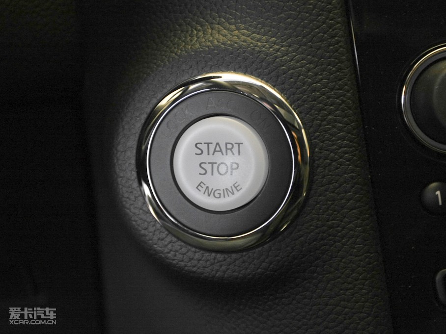 2011��Ӣ�����QX70 35 ���И˜ʰ�