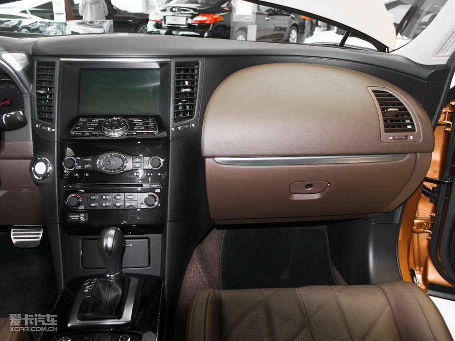 2011��Ӣ�����QX70 35 ���И˜ʰ�