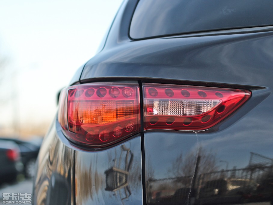 2011��Ӣ�����QX70 35 ���г�Խ��