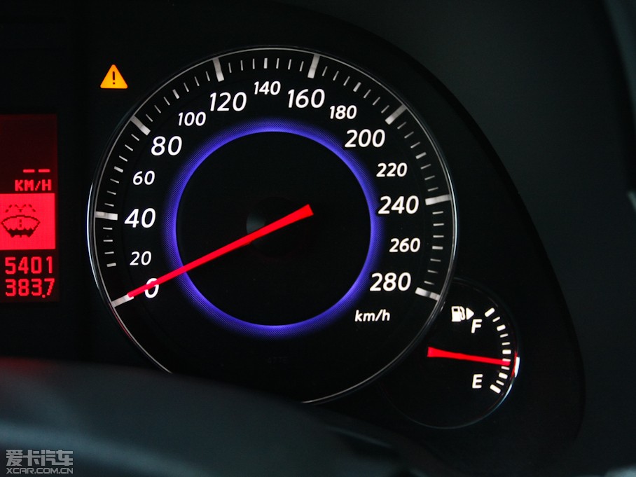 2011��Ӣ�����QX70 35 ���г�Խ��