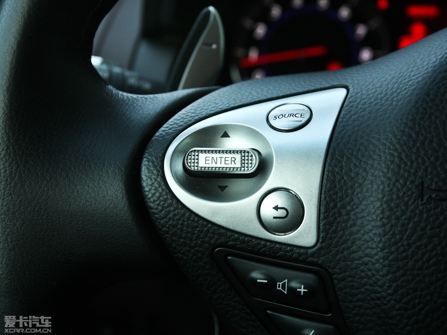 2011��Ӣ�����QX70 35 ���г�Խ��