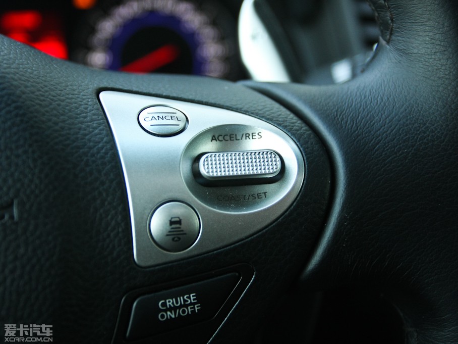 2011��Ӣ�����QX70 35 ���г�Խ��